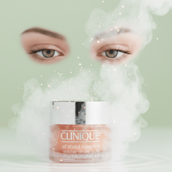 کرم دور چشم کلینیک آل اباوت آیز ریچ (Clinique All About Eyes™ Rich) 6 تصویر تبلیغاتی کرم دور چشم کلینیک All About Eyes Rich با نمای چشمها و افکت مه روی پسزمینه سبز کاهش پف و تیرگی